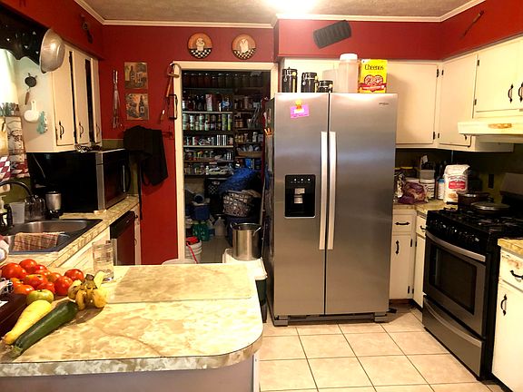 3rd image of 2112 Meadowview Dr