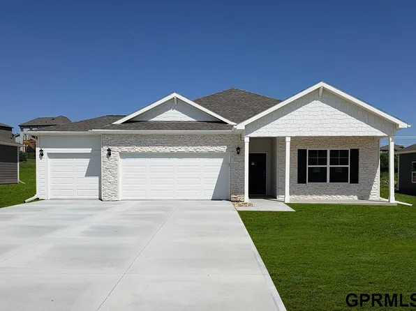 6426 Harvest Dr, Papillion, NE 68157