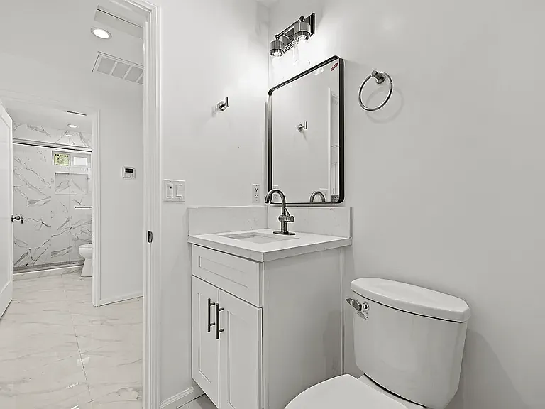 10924 Woodward Ave — Photo 12