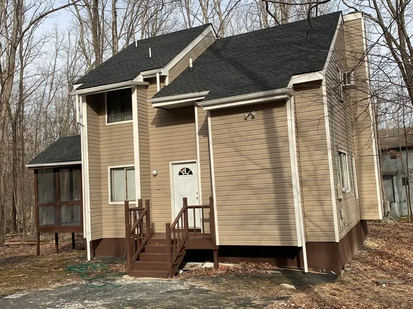 161 Saint Andrews Dr, Shohola, PA 18458