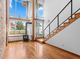 10 Renaissance Sq #217, New Westminster, BC V3M 7B1