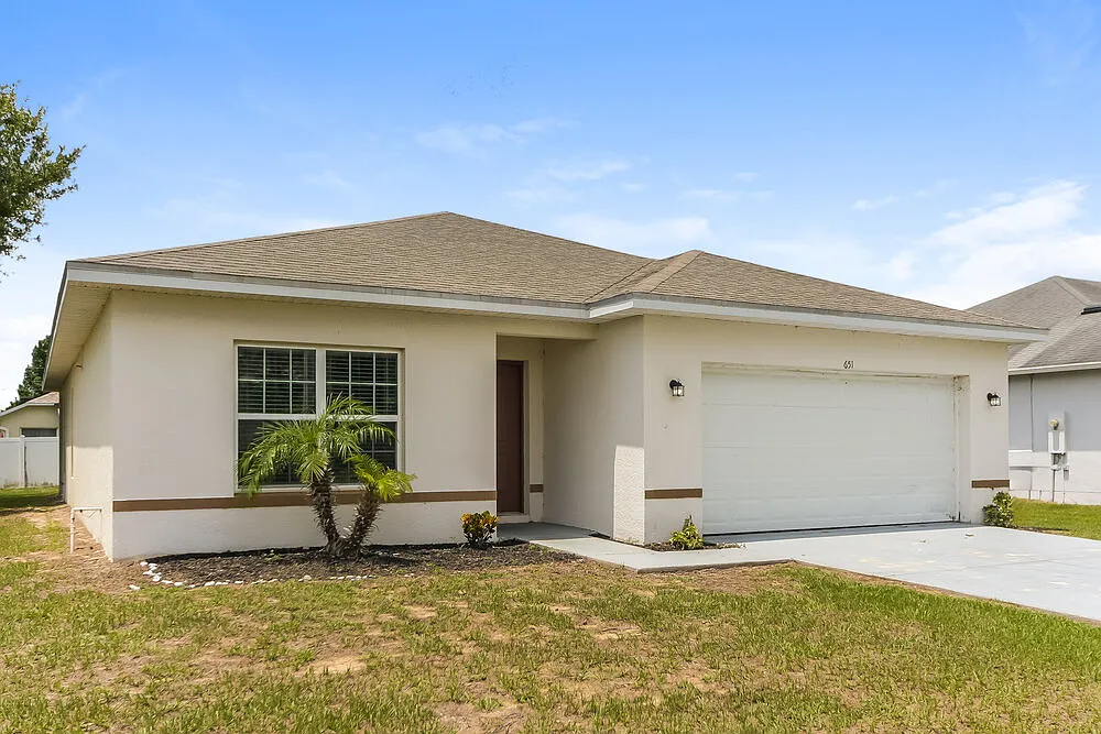 4 bed, 2.0 bath, 1661 sqft, $1,795 — Photo 3
