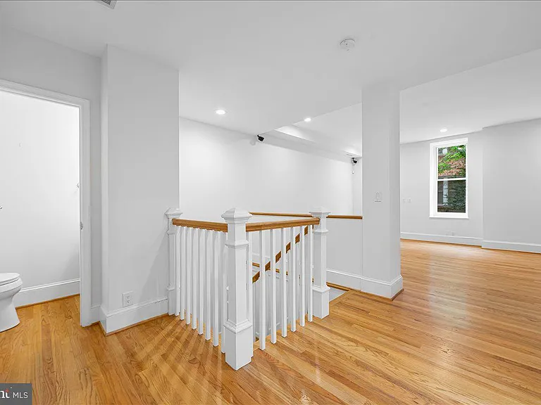 1830 17th St NW #103 — Photo 7
