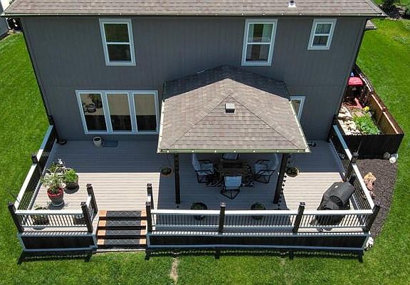 2nd image of 139 SE Briar Valley Ln