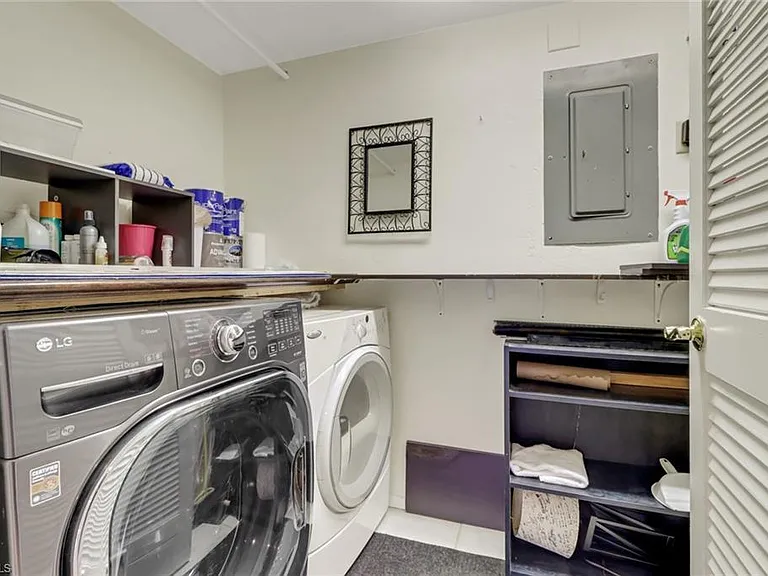 4396 Bowsprit Ct #4B — Photo 18