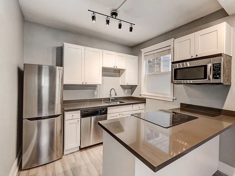 Madison View Apartments — Photo 23