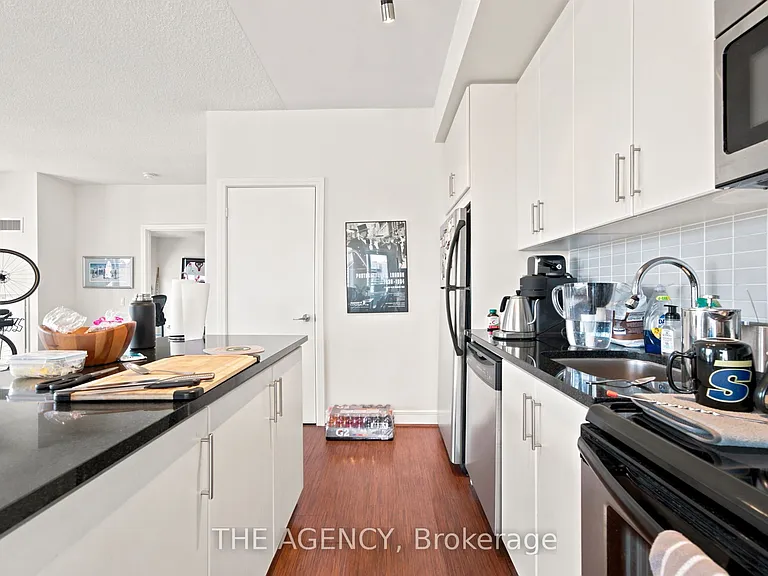 112 George St S #S1006 — Photo 6