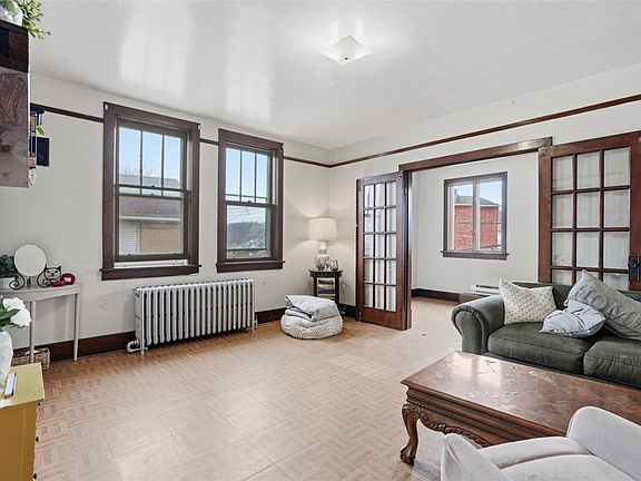 2nd image of 111 Harlem Ave