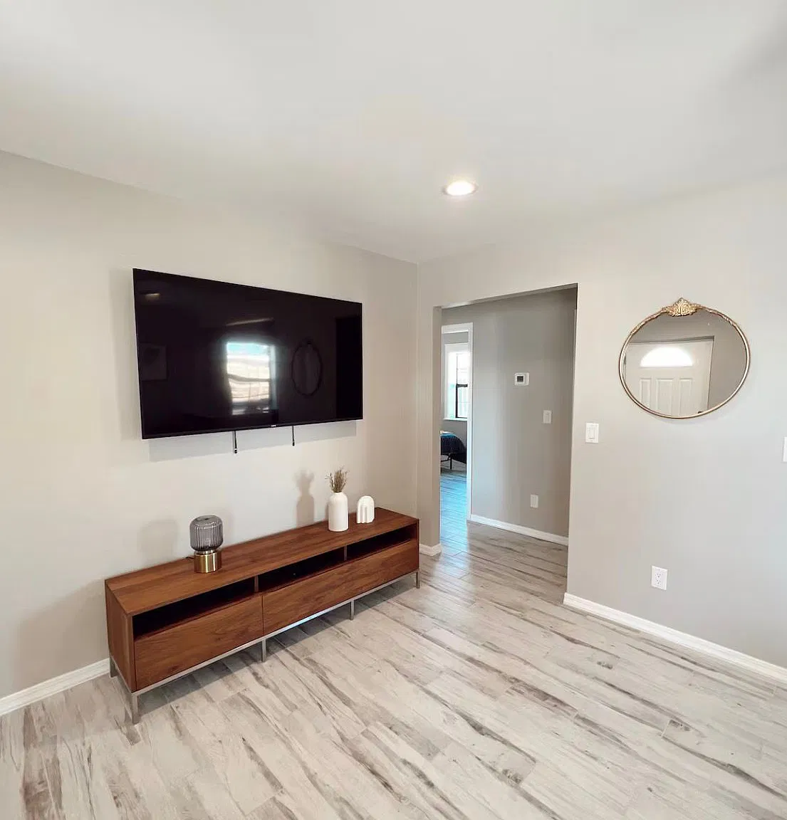2 bed, 946 sqft, $2,650 — Photo 4