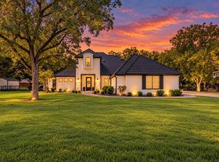 8017 W Landings Rd, Granbury, TX 76049
