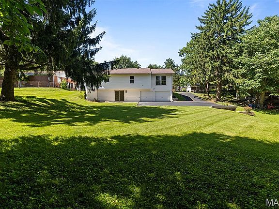 4th image of 104 Primrose Ln