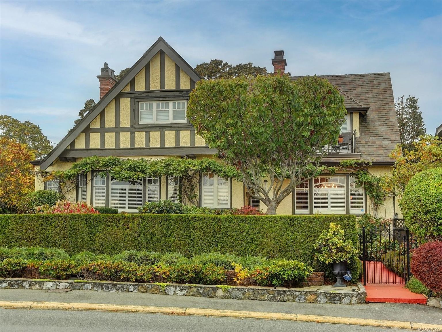 1210 Beach Dr, Victoria, BC V8S 2N3 MLS 945293 Zillow