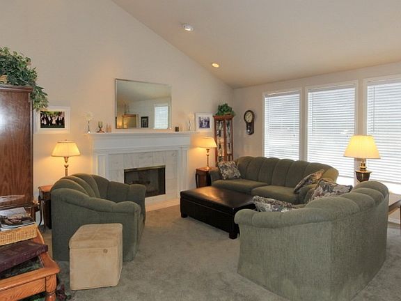 3rd image of 2406 E Shadow Wood Cir