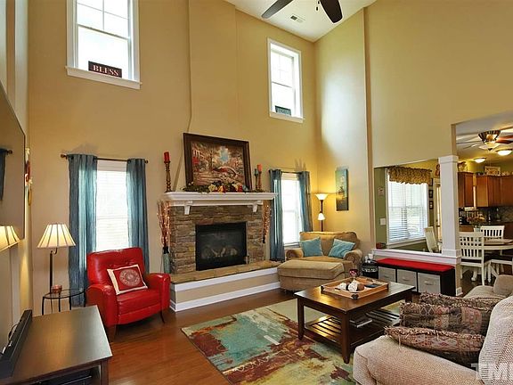 4th image of 67 Tamarind Ct