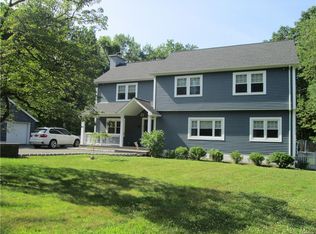 72 Sunset Rd, Blauvelt, NY 10913