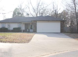 902 N 29th St, Rogers, AR 72756