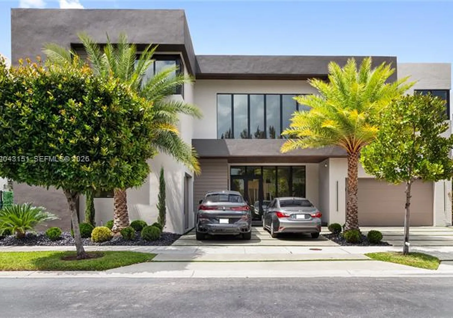 10261 NW 74th Ter # 0, Doral, FL 33178 — Photo 2