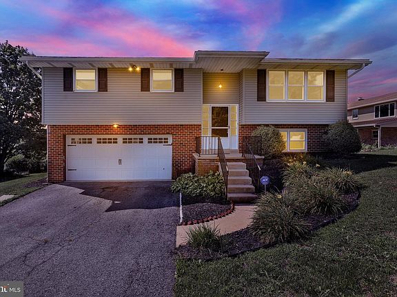 3rd image of 520 Edison Ct