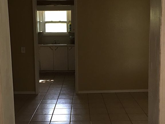 4th image of 311 N College St