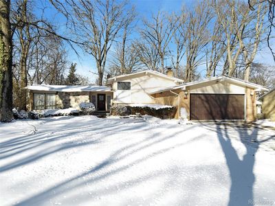 2075 Derby Rd, Troy, MI, 48084