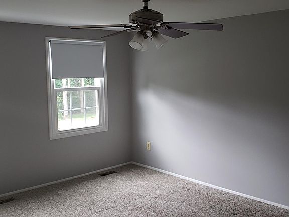 5th image of 11 Candleberry Ct