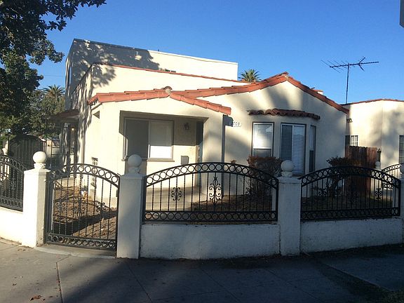 2nd image of 2703 Fashion Ave
