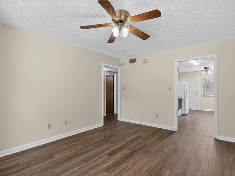 207 Turner Ave — Photo 5
