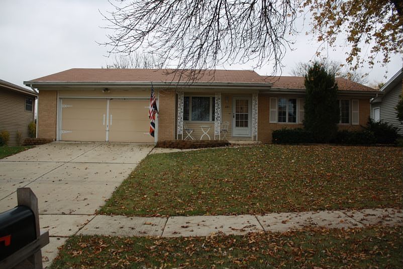 1st image of 625 Sherwood Ln