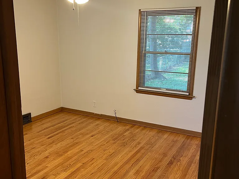1615 Fairview Ct — Photo 6