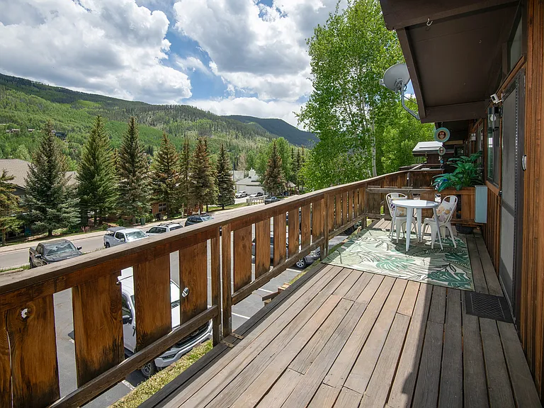 2059 Chamonix Ln #3 — Photo 25