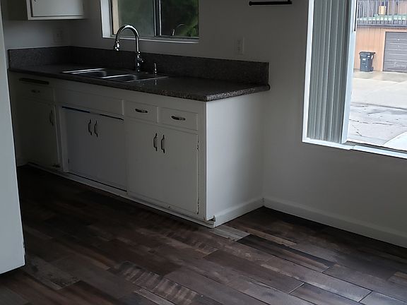 5th image of 637 W 32nd St #639-1/2