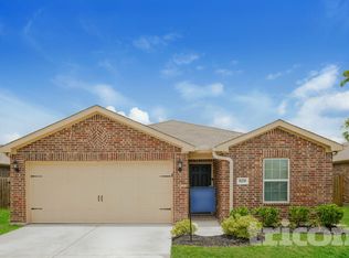 829 Painted Bison Dr, La Marque, TX 77568
