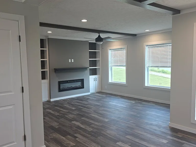 209 W Lake St — Photo 6