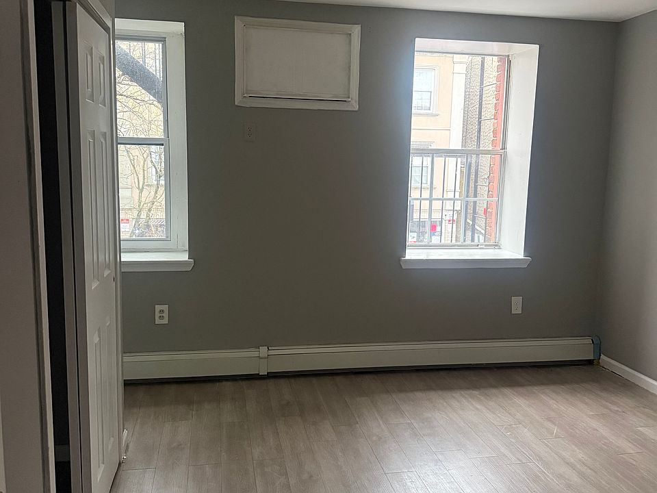 2nd image of 122 S 1st St #2A