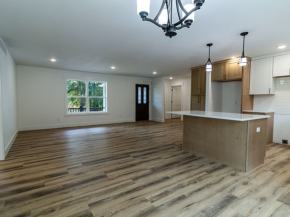 5th image of 862 Pierce Rd