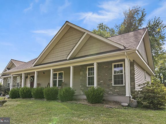 3rd image of 10410 Reid Ln