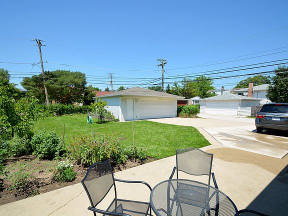 2nd image of 7542 Lowell Ave