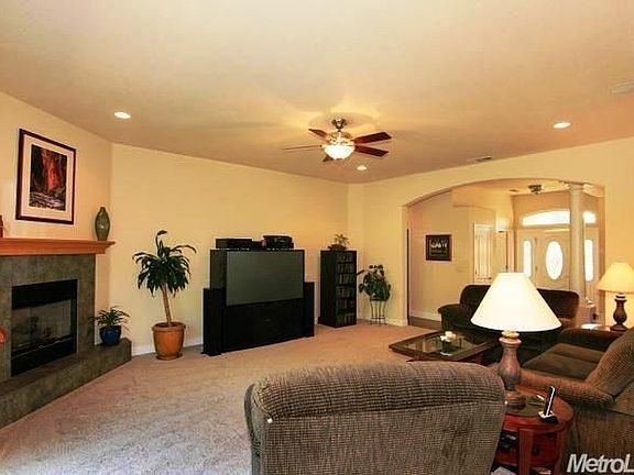 3rd image of 12521 Montalvo Ct