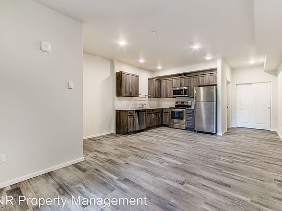 5th image of 2540 S 42nd St #206