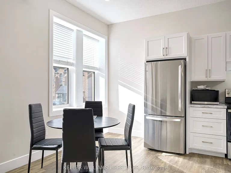 537 Talbot St #4 — Photo 17