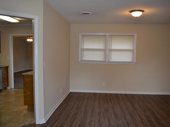 3rd image of 221 Merrymont Dr