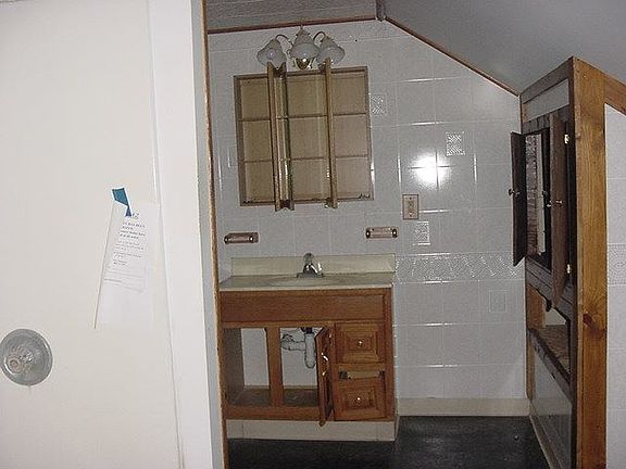 2nd image of 1896 E Elmwood Ave