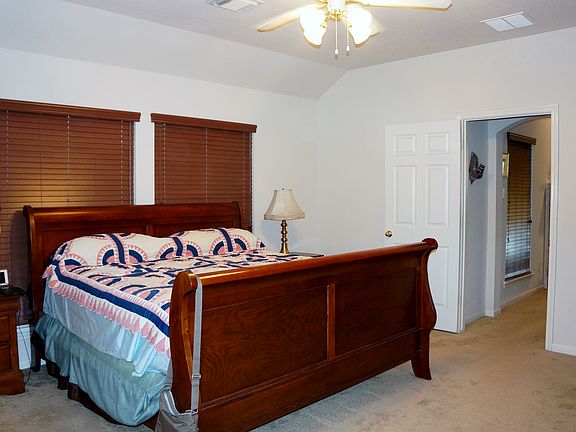 4th image of 14611 Merrill Dr