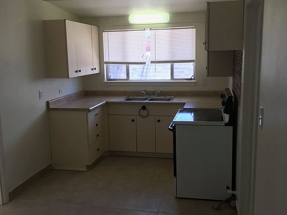 4th image of 901 Stull Dr
