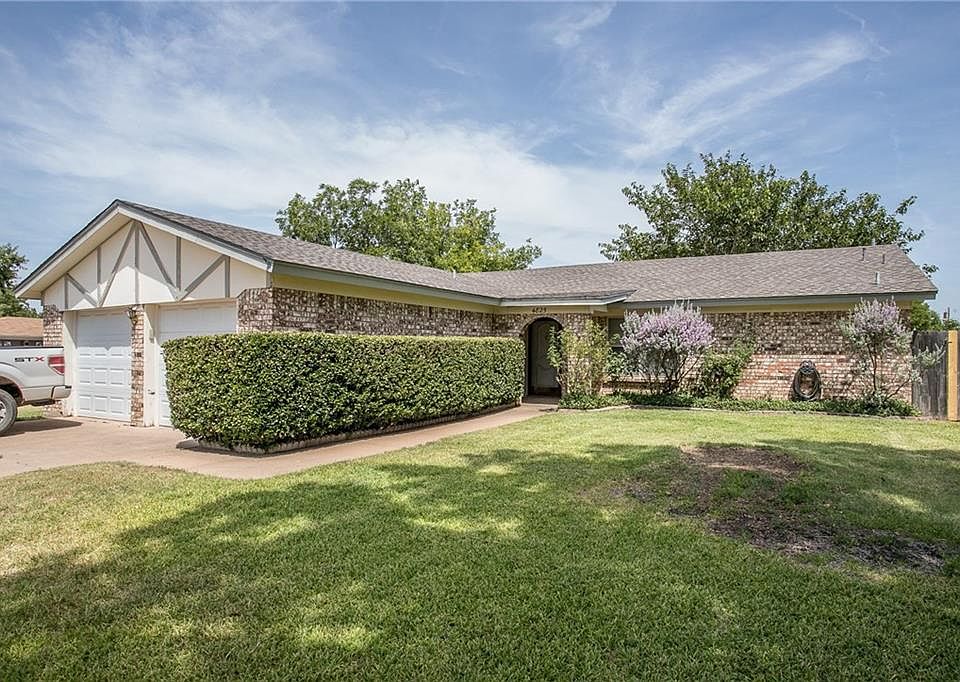 1st image of 4825 Oaklawn Dr