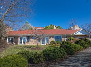 4059 S View Ter SW, Roanoke, VA 24014