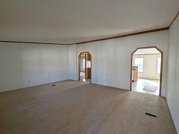 4th image of 48 Meadowview Dr