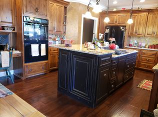 98 SE Trollview Rd, Grants Pass, OR 97527