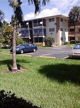 1st image of 17090 NE 14th Ave APT 109