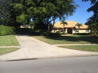 1581 Northgate Dr, Naples, FL 34105